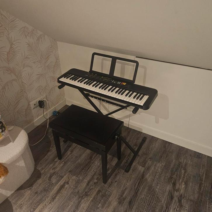 Yamaha PSR-F52 Keyboard - Ideaal voor Beginners!, Muziek en Instrumenten, Keyboards, Gebruikt, 61 toetsen, Yamaha, Met standaard