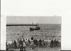 Scheveningen Haven Binnenvarende logger met veel bekijks1961, Verzenden, 1960 tot 1980, Gelopen, Zuid-Holland