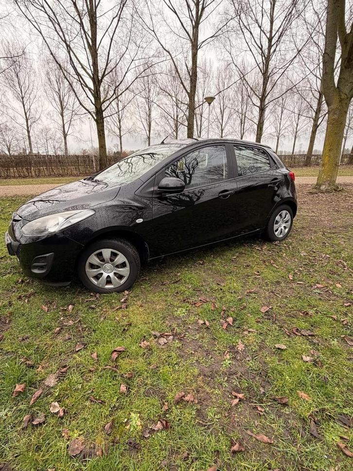 Mazda 2 1.3 Bifuel 75pk 5D 2013 Zwart, Auto's, Mazda, Bedrijf, ABS, Airbags, Airconditioning, Lichtmetalen velgen, Metallic lak