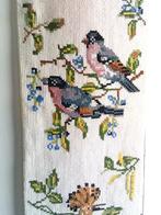 Schellekoord met geborduurde vogels en messing hangstukken, Antiek en Kunst, Ophalen of Verzenden