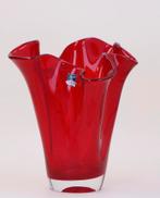 Rode glazen vaas, Zakdoekvaas Belle Garde, vintage, Antiek en Kunst, Ophalen of Verzenden
