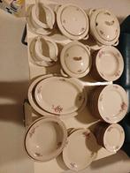 Compleet vintage eetservies met bloemmotief, Ophalen