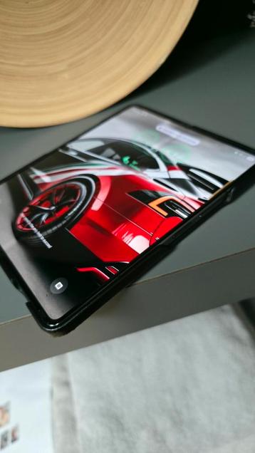 Samsung Galaxy Z Fold 5, incl. 2 Samsung leathercases beschikbaar voor biedingen