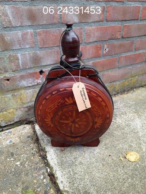 Vintage waterbottle uit romenie voor verzamelaar, Huis en Inrichting, Barkrukken, Zo goed als nieuw, 1 kruk, Ophalen of Verzenden