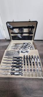 Complete messenset in koffer van Kochtopfhaus Fischner., Huis en Inrichting, Ophalen of Verzenden, Nieuw, Rvs of Chroom, Bestekset