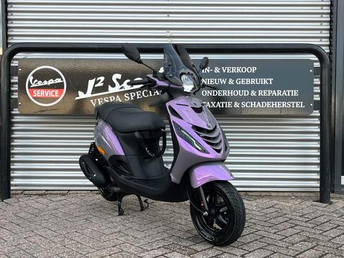 Piaggio Zip Amethyst Violet Brom 2023 2174 km Full 1 eig, Fietsen en Brommers, Scooters | Piaggio, Zo goed als nieuw, Zip, Maximaal 45 km/u
