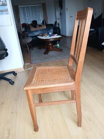 stoel antiek beschikbaar voor biedingen