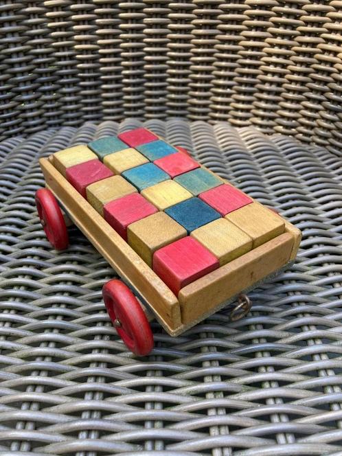 Vintage houten (trek)blokkendoos op wielen, merk onbekend, Kinderen en Baby's, Speelgoed | Houten speelgoed, Gebruikt, Duw- of Trekspeelgoed