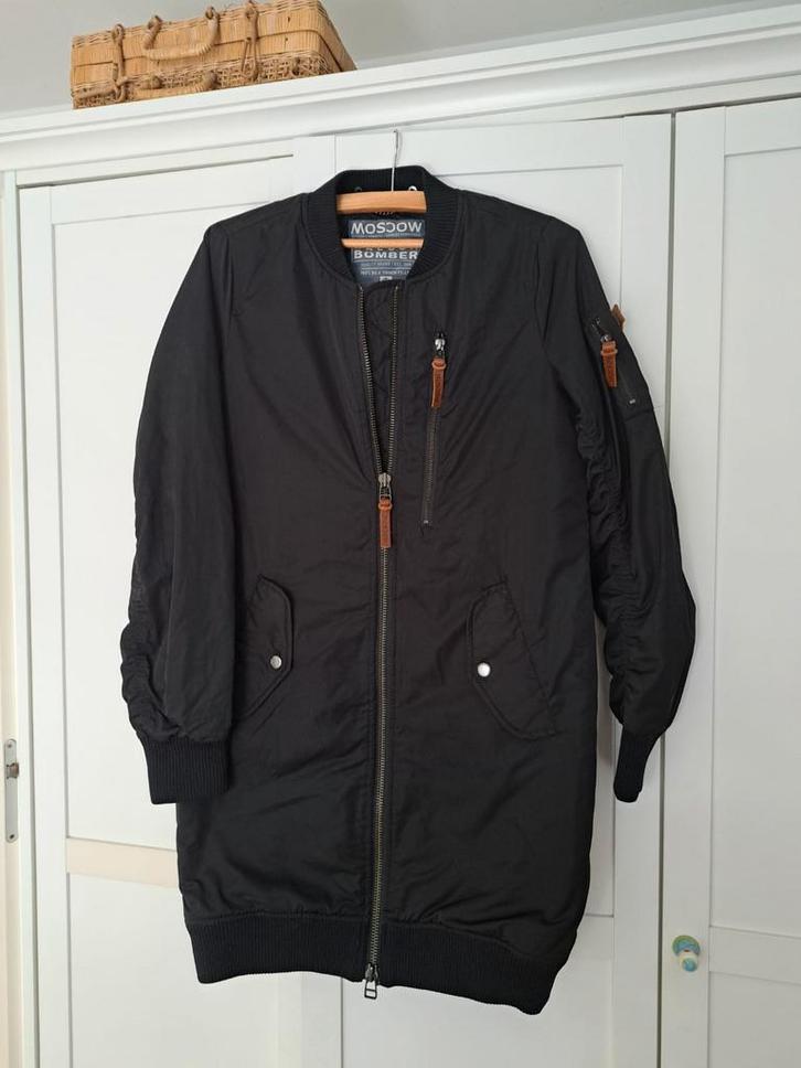 Moscow Bomber - XS - Zwart, Kleding | Dames, Jassen | Zomer, Zo goed als nieuw, Maat 34 (XS) of kleiner, Zwart, Ophalen of Verzenden