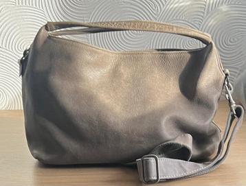 Fred de la Bretoniere.  Leren schoudertas.  beschikbaar voor biedingen