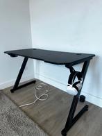 FOR SALE: GAMING TABLE- 50€, Ophalen of Verzenden, Zo goed als nieuw