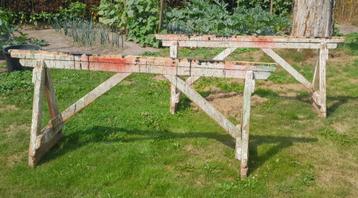 2 grote houten schragen 2.14m beschikbaar voor biedingen
