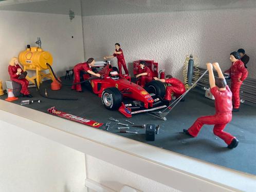 Ferrari F1 Schumacher F399 Hot wheels 1:18 ZONDER diorama, Hobby en Vrije tijd, Modelauto's | 1:18, Zo goed als nieuw, Auto, Hot Wheels