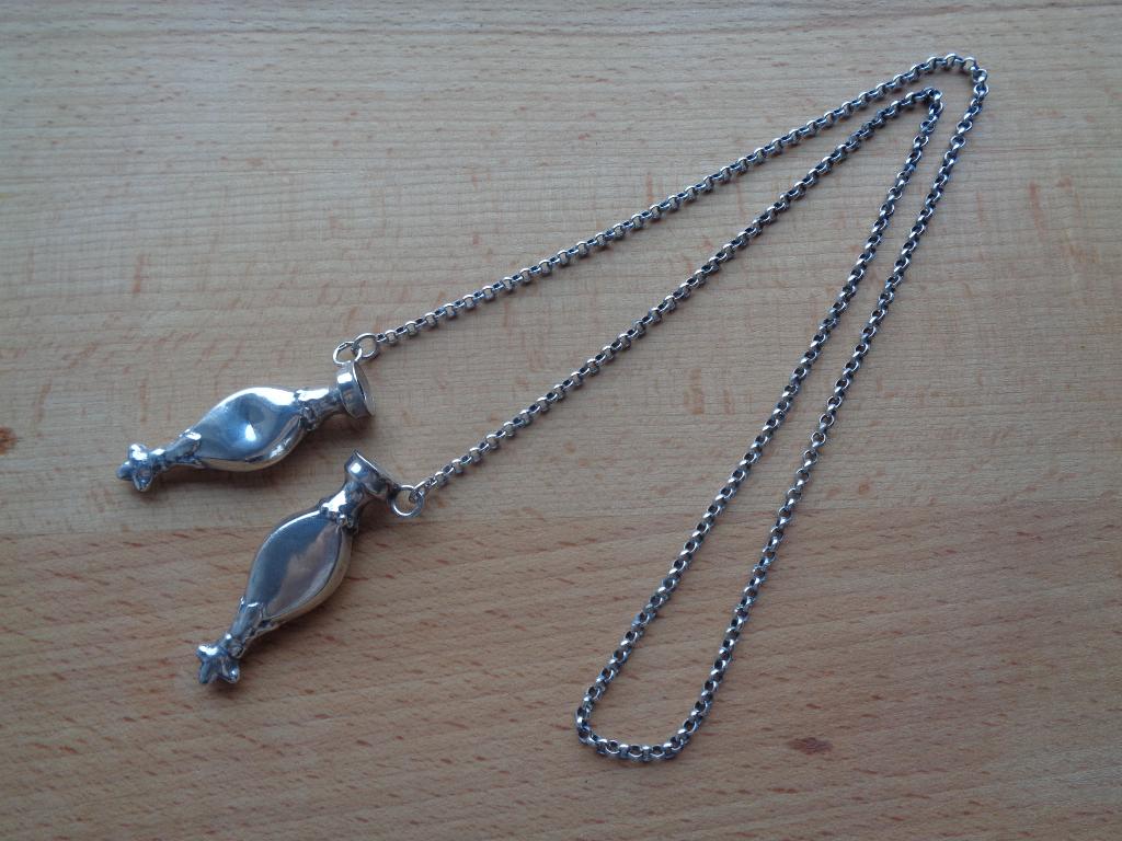 zilveren ketting met breipen doppen [602], Sieraden, Tassen en Uiterlijk, Antieke sieraden, Ophalen of Verzenden, Zilver, Ketting