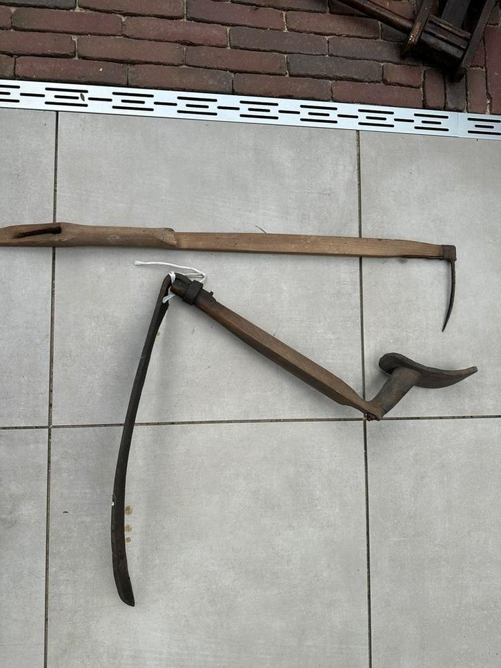 Antiek Zig met Pikhaak - houten steel, Antiek en Kunst, Antiek | Gereedschap en Instrumenten, Ophalen