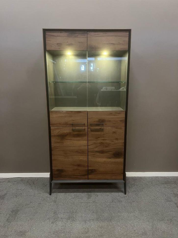 Vitrinekast Happy@Home Janella met verlichting nu €699,-, Huis en Inrichting, Lampen | Vloerlampen, Nieuw, 150 tot 200 cm, Hout