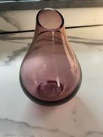 IKEA glazen vaas roze-paarse kleur 17 cm Model SANNOLIK, Overige kleuren, Ophalen of Verzenden, Minder dan 50 cm, Glas