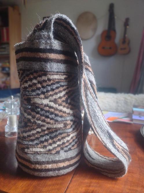 Gehaakte tas van wol | Mochila bag | tribe | handgemaakt, Sieraden, Tassen en Uiterlijk, Tassen | Schoudertassen, Zo goed als nieuw
