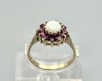 Gouden Vintage ring met edelsteen opaal en robijn. 2025/507., Sieraden, Tassen en Uiterlijk, Ringen, Overige kleuren, ., Ophalen of Verzenden