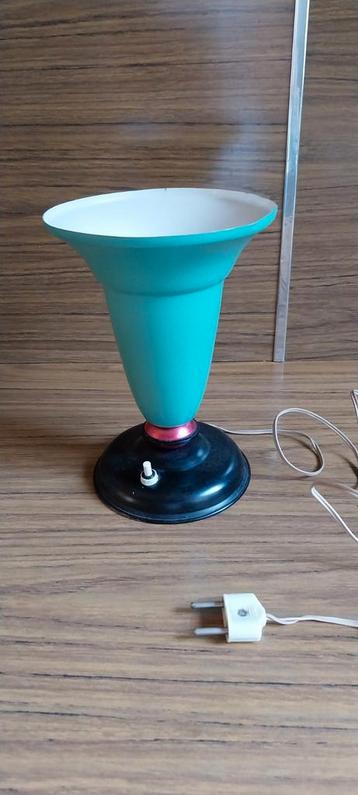 Vintage lampje jaren 60 beschikbaar voor biedingen