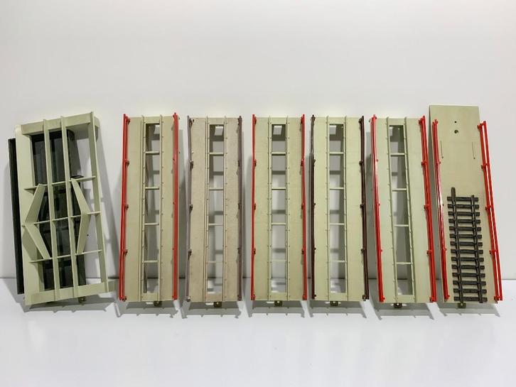 FLM: 6482 stortinstallatie 7-delig voor onderlossers *H0*, Hobby en Vrije tijd, Modeltreinen | H0, Gebruikt, Brug, Tunnel of Gebouw