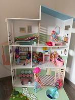 Playtive Poppenhuis met Lift en 10 Barbie poppen, Ophalen, Zo goed als nieuw, Poppenhuis