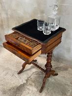 Antieke bijzettafel, fournituren., Ophalen