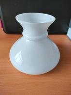 Lampenkap wit melkglas diameter 14,2  cm. Hoogte  15 cm., Ophalen of Verzenden, Wit, Zo goed als nieuw