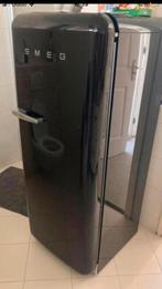 Zwartr Smeg koelkast, 200 liter of meer, Zo goed als nieuw, Met vriesvak, 160 cm of meer