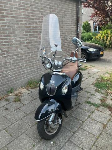  IVA Venice scooter Blauw kenteken beschikbaar voor biedingen