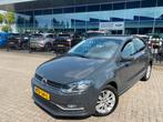 Volkswagen Polo 1.0 TSI 5D comfortline navigatie pdc Grijs, Auto's, Voorwielaandrijving, Euro 5, Stof, Zwart