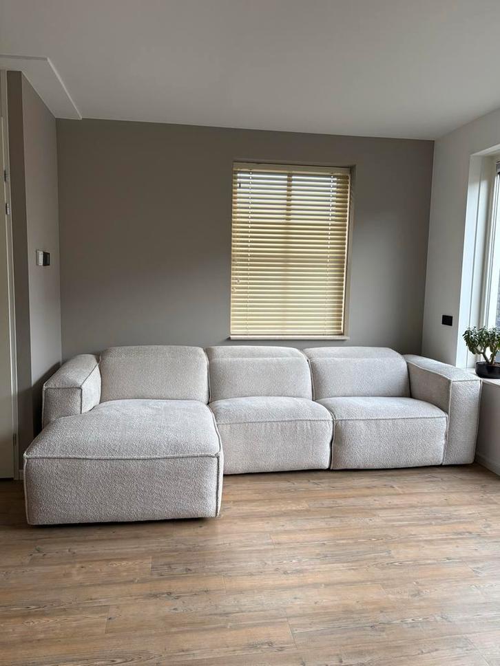 Nieuwe, verstelbare hoekbank / loungebank, Huis en Inrichting, Banken | Bankstellen, Nieuw, Hoekbank, Vierpersoons of meer, 300 cm of meer