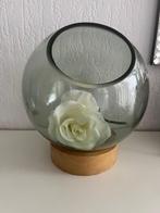 Ronde vaas op houten sokkel, Overige kleuren, Ophalen of Verzenden, Minder dan 50 cm, Glas