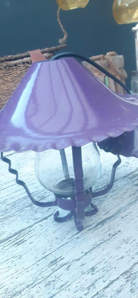 Echte Vintage Paars hanglampje  zo'n echte seventies, Huis en Inrichting, Lampen | Hanglampen, Gebruikt, Minder dan 50 cm, Glas