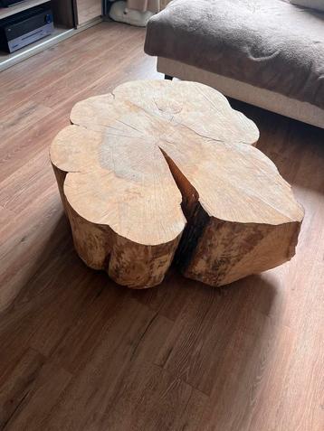 Boomstam salontafel beschikbaar voor biedingen