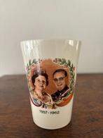 Vintage herinneringsbeker 25 jaar Juliana + Bernhard. Sphinx, Ophalen of Verzenden, Zo goed als nieuw, Nederland, Servies