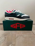 Nike Air Max 1 Lebron Liverpool 45,5 (deadstock), Kleding | Heren, Schoenen, Overige kleuren, Nieuw, NIKE, Ophalen of Verzenden