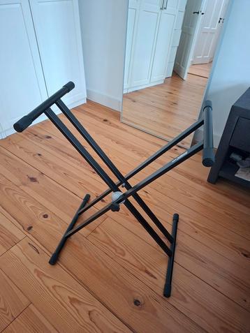 Innox Keyboard Standaard beschikbaar voor biedingen