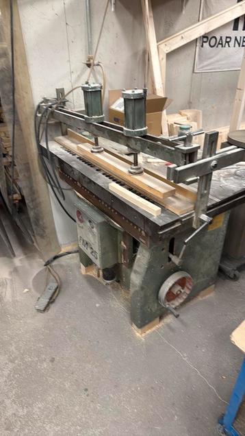 Rijenboormachine beschikbaar voor biedingen