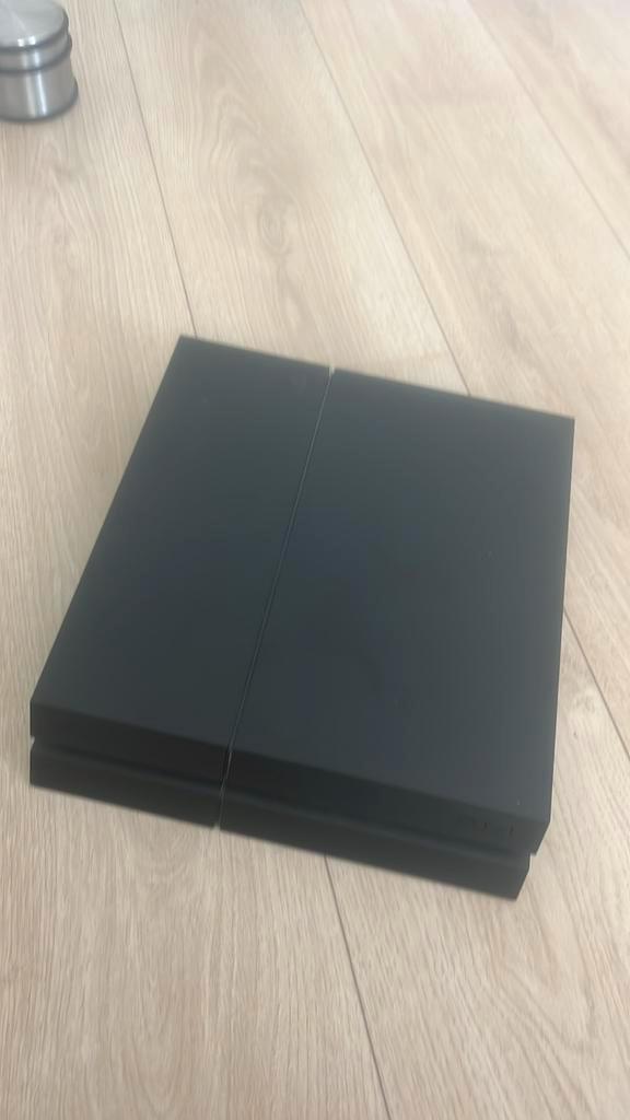 PlayStation 4 met 500GB en 1 controller + spellen, Spelcomputers en Games, Spelcomputers | Sony PlayStation 4, Gebruikt, Original