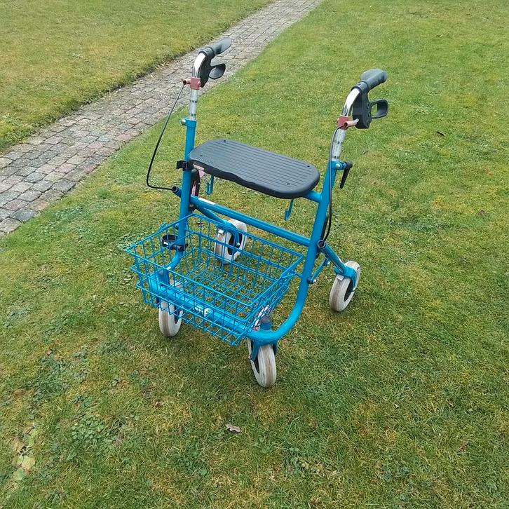 Rollator met Mandje, Diversen, Rollators, Gebruikt, Opvouwbaar, Ophalen of Verzenden