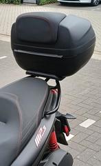 Orginele Piaggio mp3 topkoffer met montage set, Ophalen, Zo goed als nieuw