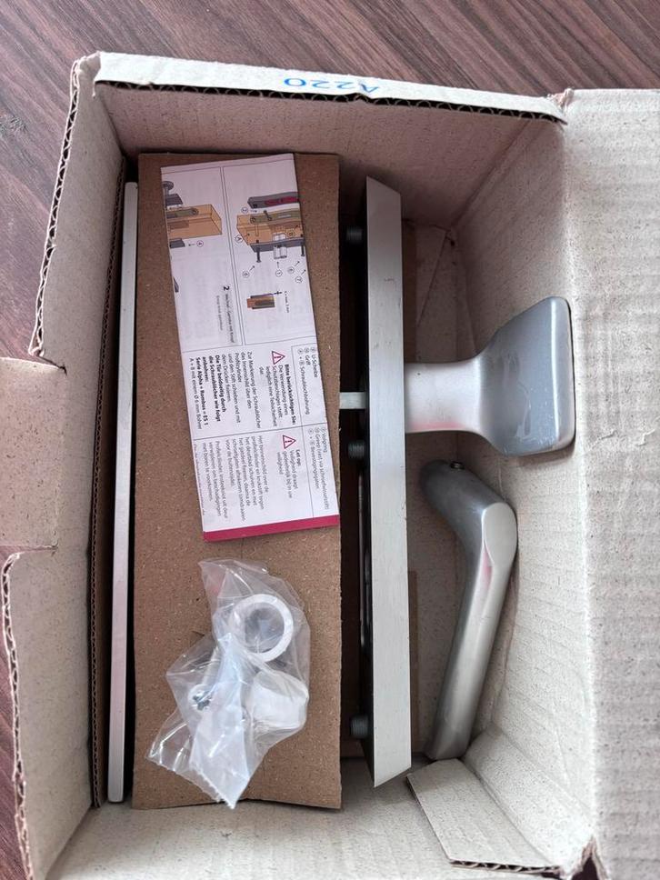 Nieuwe BUVA 3400K-1 Deurbeslag Set, Doe-het-zelf en Verbouw, Hang- en Sluitwerk, Nieuw, Klink of Kruk, Overige materialen, Ophalen of Verzenden