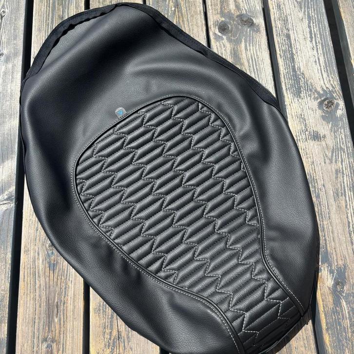 Zadelhoes Piaggio Zip custom buddydek, Fietsen en Brommers, Brommeronderdelen | Scooters, Nieuw, Piaggio, Zadel, Ophalen of Verzenden