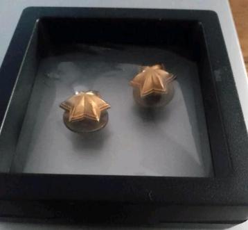 Militaire Rangonderscheidingstekens beschikbaar voor biedingen