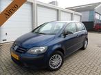 Volkswagen Golf Plus 1.6 Trendline nette auto rijd goed nap, 65 €/maand, Stof, Gebruikt, Zwart