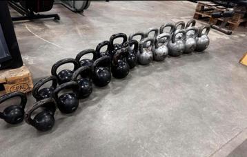 Complete Kettlebells set 4kg t/m 32kg alles 2x beschikbaar voor biedingen