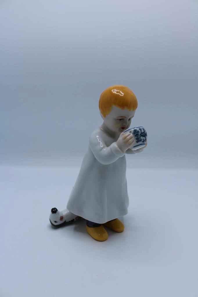 Meisje met beker in Stijl van Meissen "Hentschelkind", Antiek en Kunst, Antiek | Porselein, Ophalen of Verzenden