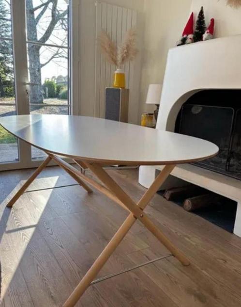 IKEA Dalshult ovale eettafel, Huis en Inrichting, Tafels | Eettafels, Zo goed als nieuw, 50 tot 100 cm, 150 tot 200 cm, Vijf personen of meer