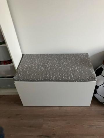 Smastad speelgoedkist met bank wit 2 stuks beschikbaar voor biedingen